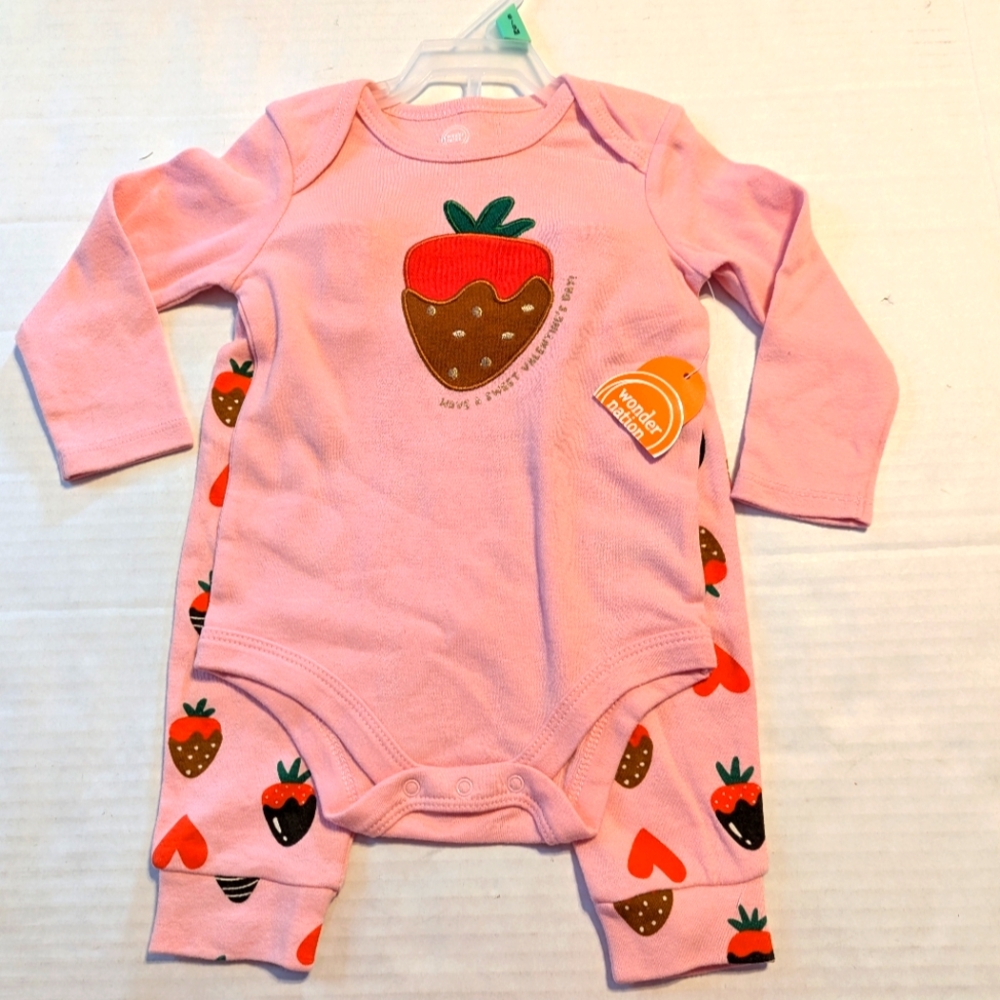 Infant Girls 2 Piece Valentine's Outfit Size 6-9 Months BNWT